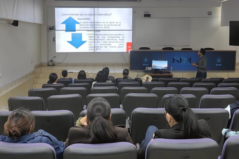 Realizan examen para otorgar primer Doctorado en Educación Matemática EN FCFM de la BUAP