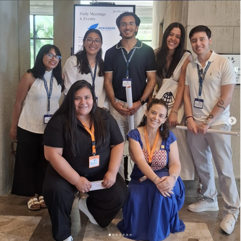 ¡Estudiantes de Ingeniería Biomédica de la IBERO Puebla destacan en congreso internacional con proyectos de prótesis 3D!
